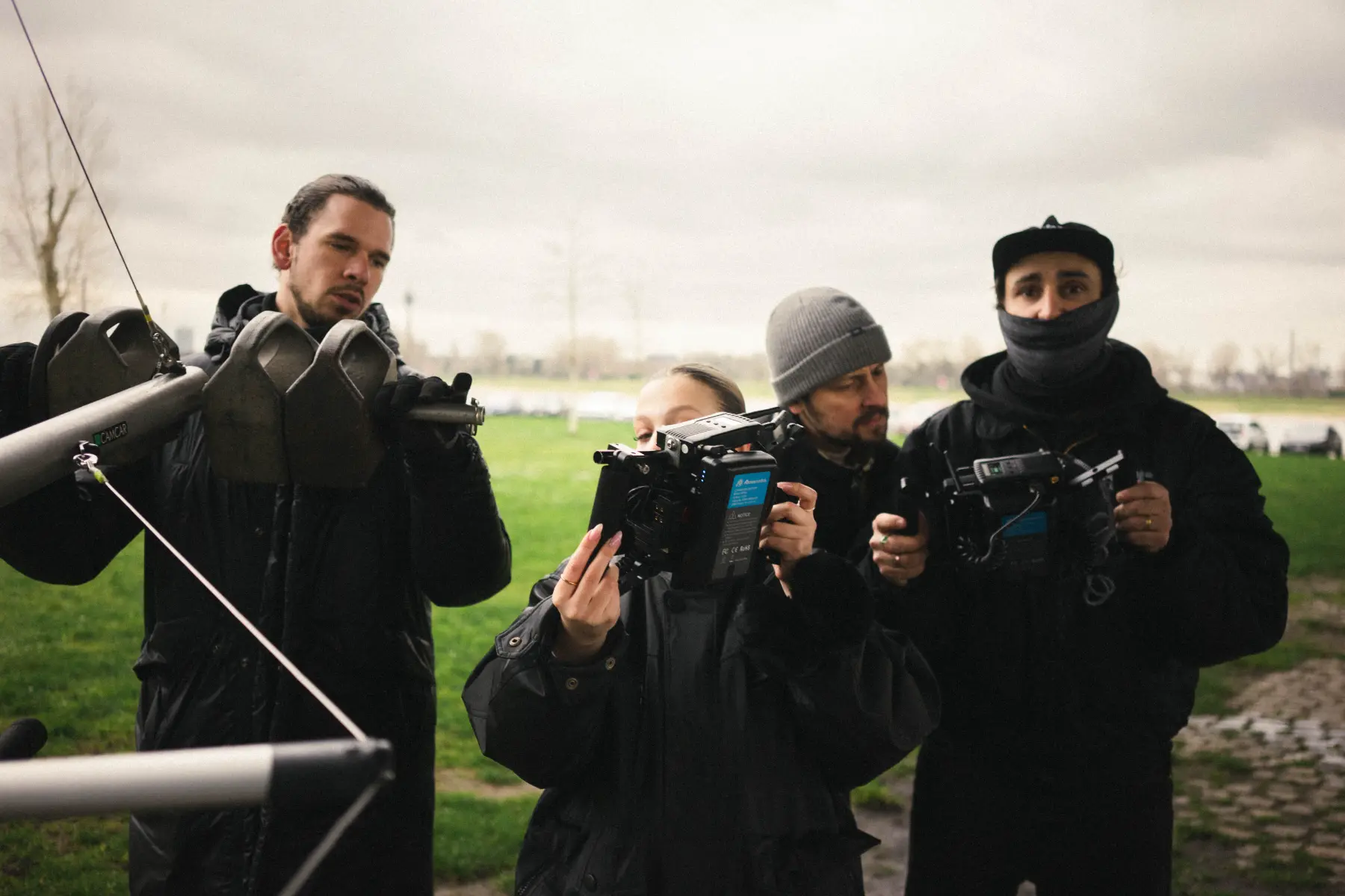 Bildidee: wir im Studio, am Set, unterwegs